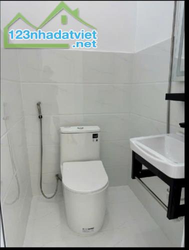 NHÀ ĐẸP Đ.HUỲNH TẤN PHÁT GẦN CẦU PHÙ XUÂN GIÁ CHỈ 1,75 TỶ