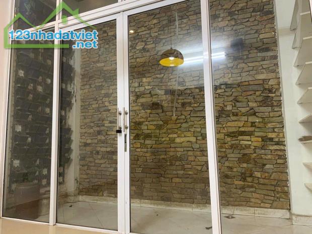 Cho thuê nhà ngõ Bằng Liệt - Hoàng Mai DT 60 m2 - 4 tầng - Giá 14,5 Triệu - 2