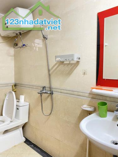 Cho thuê nhà Nguyên căn tại Ngõ 91 Hoàng Mai, 5 tầng, 40m2, 3 ngủ, 3 WC, 12 Triệu