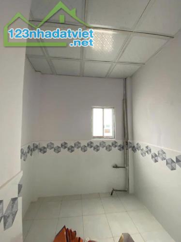 BÁN NHÀ 3 tầng - 36m2-  DỌN VÀO Ở NGAY CHỈ HƠN 2 TỶ- TRUNG CHÁNH- HÓC MÔN- GỌI CHO EM - 3