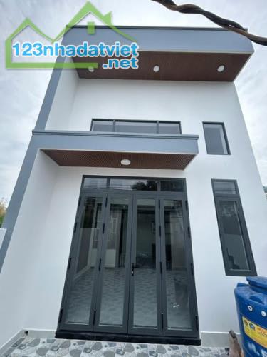 Bán nhà mới khu Ecity Tân Đức. 5x20m giá 1 tỷ 950tr TL/ SHR. 3 phòng ngủ. LH: 09767.333.94