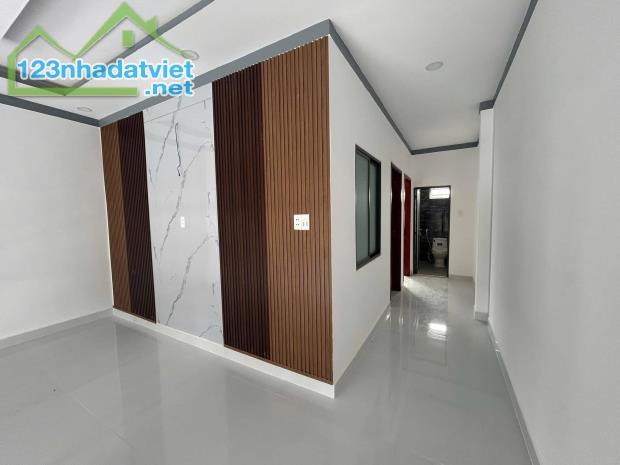 Bán nhà mới khu Ecity Tân Đức. 5x20m giá 1 tỷ 950tr TL/ SHR. 3 phòng ngủ. LH: 09767.333.94 - 1