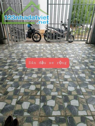 cho thuê nhà hẻm 50 trần hoàng na lộ ô tô tới nhà 90m2 2pn rộng giá 6,5tr/tháng