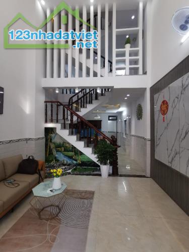 Dưới 5 Tỷ, Nhà Mới Khu Phân Lô Đồng Bộ, 65.4m2 Xây Mới Tinh, Hẻm 8m, Hiệp Thành – Quận 12.