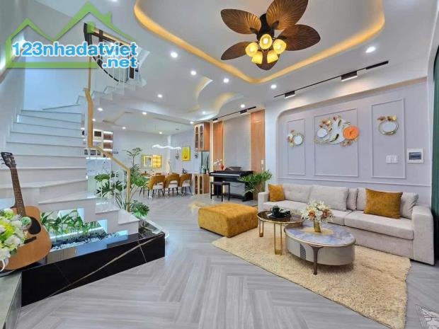 🏠 Nhà đẹp, giá rẻ tại TRUNG TÂM NGOẠI NGỮ YẾN VIỆT MỸ, 2 tỷ 150 triệu - 2