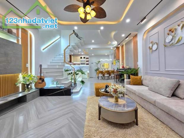 🏠 Nhà đẹp, giá rẻ tại TRUNG TÂM NGOẠI NGỮ YẾN VIỆT MỸ, 2 tỷ 150 triệu - 4