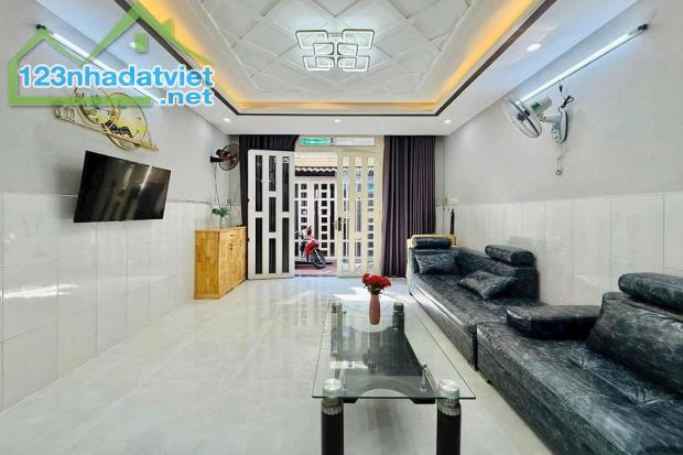 Bán nhà 2 tầng, Đường Số 4, Gò Vấp, 4.1 x 9.5m, 30 m², 2 phòng ngủ - Giá 4.2 tỷ TL - 3