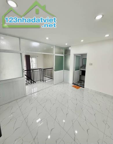 BÁN NHÀ 3 TẦNG, 27M2, NGAY Q.8 - cách hẻm ô tô mấy bước chân - GIÁ 3.2 TỶ - SỔ HỒNG CHÍNH - 1