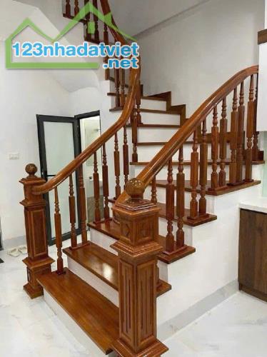 Bán nhà Ngọc Thụy, ngõ rộng, ô tô tránh, đỗ thoải mái - 43m2, 4 tầng, 3.3m - Chào 8.2 tỷ. - 2