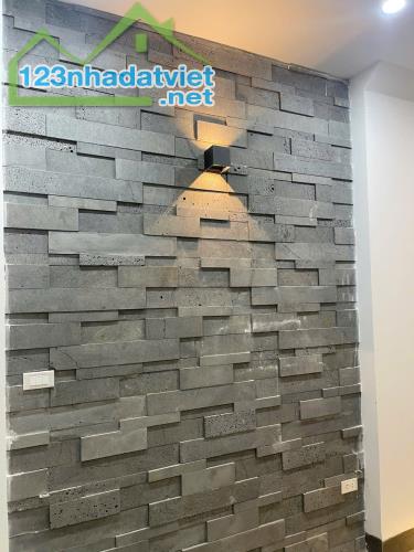 NHÀ TỨ LIÊN - Ô TÔ ĐỖ CỬA - NGÕ THÔNG TỨ TUNG