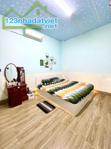 ♣ Nhà Kiệt nhựa 5m sát MT Huỳnh Ngọc Huệ, 90m2, 2 tầng, 3.7x tỷ