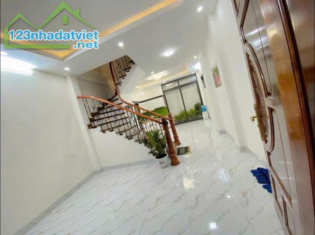 HIẾM NHÀ ĐẸP KHU GIẢI PHÓNG, Ô TÔ ĐỖ GẦN, FULL NỘI THẤT Ở LUÔN, 50M2 GIÁ CHỈ 8.X TỶ - 2