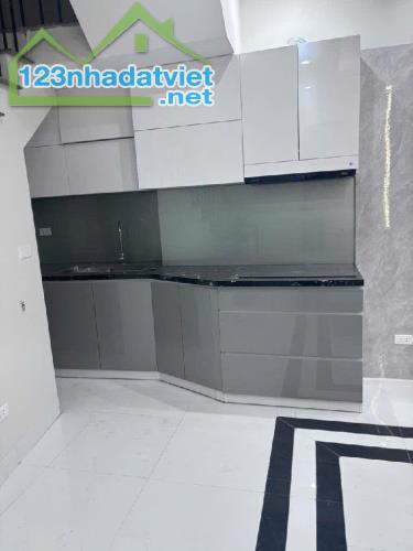 SIÊU PHẨM! Nhà Thái Thịnh, giữa lòng Đống Đa, DT 60m2, MT 6,5m, giá 11.5 tỉ - 3