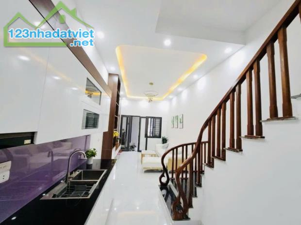 BÁN NHÀ GIẢI PHÓNG- 39M2 -7.6 TỶ - KINH DOANH ONLINE -1 BƯỚC RA PHỐ - 1