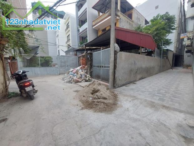 Bán gấp nhà Ngọc Thụy Long Biên 30m 5 tầng mt 4,2m giá nhỉnh 5 tỷ gần mặt phố ,ô tô đỗ cổn