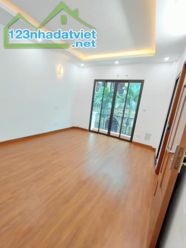 Bán Nhà Ngõ 23 Phố Bồ Đề, Nguyễn Văn Cừ, 30m2, 5Tầng, Phân Lô, Ô Tô, Nhỉnh 5 Tỷ - 1