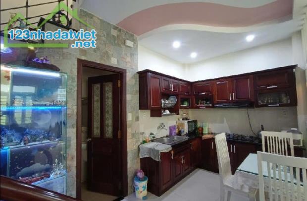 Ngã tư Bắc Hải, hiếm nhà bán, 46m2, 3 tầng đẹp lung linh, chỉ 7,29T