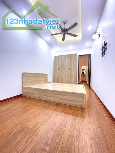 BÁN NHÀ NGÕ RỘNG NGÁCH NÔNG PHỐ HÀO NAM, QUẬN ĐỐNG ĐA DT 32M2. - 2