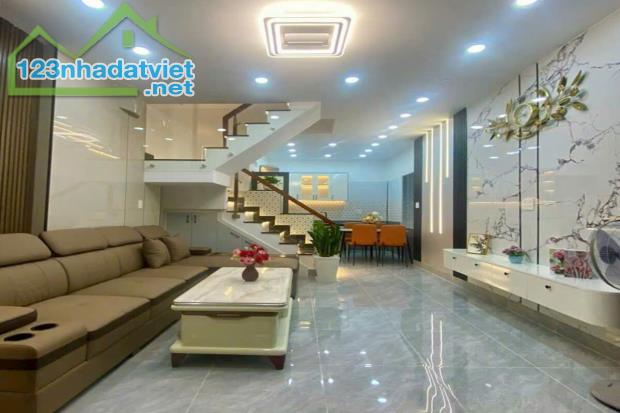 Bán nhà hẻm Quang Trung, Gò Vấp, 34.4 m² (4.3 x 8m), 3 tầng lầu - Giá 5.18 tỷ TL - 5