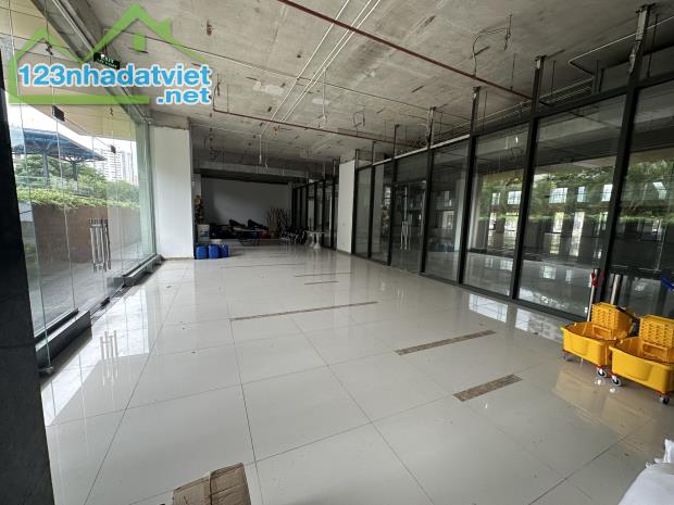 Cho thuê sàn thương mại mặt tiền tại 6th Element, Tây Hồ, Hà Nội – Diện tích 402m²