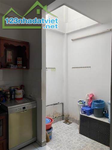 BÁN NHÀ 1 XẸT SÁT MT TĂNG NHƠN PHÚ B 79M2; 4,85 TỶ; NGANG 4,2M; 2 PN; GẦN VINCOM PLAZA