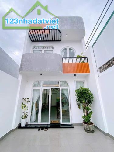 nhà 5x21 SHR thổ cư 2ty050 ngay KDC Bửu Long Biên Hoà đường nhựa 8m