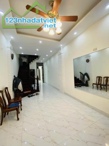 🏠 NHÀ 5 TẦNG, 35M² FULL NỘI THẤT - SỐNG GẦN HỒ LINH ĐÀM, PHỐ ĐẠI TỪ, CHỈ HƠN 6 TY