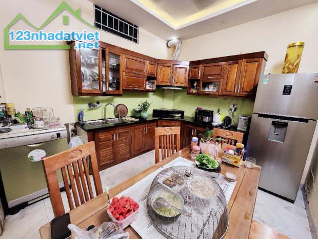 Nhỉnh 5tỷ sở hữu nhà Lương Khánh Thiện lô góc ô tô 42m2 - 3