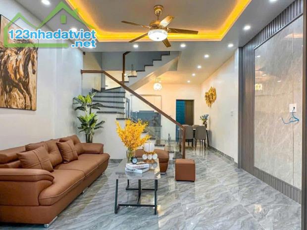 NHÀ CỰ KHỐI PHỐ BÁT KHỐI - Ô TÔ TRÁNH CÁCH 10M - 45M2 GIÁ ĐẦU TƯ - 2