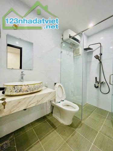 Nhà Hồ Tùng Mậu,Mai Dịch,Cầu giấy 52m2 6tầng Thang Máy MT5.3m 13.8 tỷ - 4