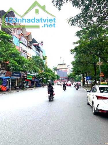 Bán nhà Mặt Phố Thanh Nhàn 130m2, Mặt tiền 9m, Vỉa hè thênh thang