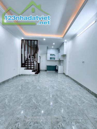 Bán nhà mặt ngõ kinh doanh sầm uất đỗ 10 ô tô Đống Đa, DT40m2 xây 4 tầng giá 10.5 tỷ - 4