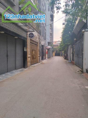 NHÀ LẠC LONG QUÂN - Ô TÔ VÀO NHÀ - TẶNG NHÀ