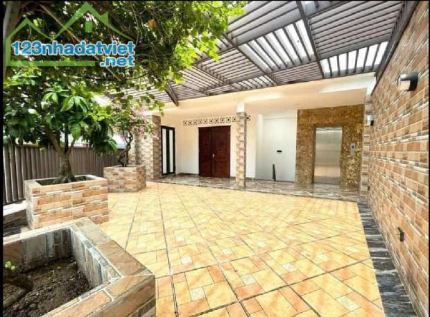 BÁN NHÀ LÊ ĐỨC THỌ, Ô TÔ VÀO NHÀ, 62M2 X 5 TẦNG THANG MÁY, LÔ GÓC, 13.7 TỶ