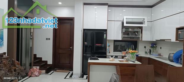 Bán gấp Biệt Thự Ngõ 19 Kim Đồng: 123m2/ 4Tầng Thang Máy,MT 12m chỉ 38.9 Tỷ (TL)