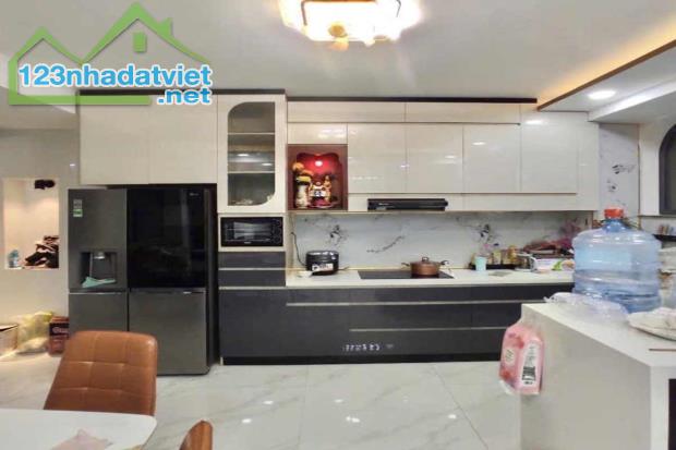 Bán nhà hẻm xe hơi, Hương Lộ 2, Bình Tân, 8m x 8.5m, 68m², 4 tầng - Giá 7.95 tỷ TL - 2