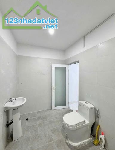 Tết Đến NGộp CHủ Bán nhanh Căn nhà ở Bà Điểm Hóc môn 119m2 SỔ HỒNG RIÊNG 810triệu - 4