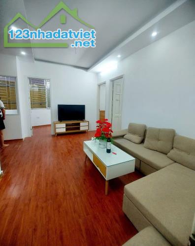 Cho thuê căn hộ CCMN Khương Hạ, 60m2, tầng 4, 3 ngủ, 10 triệu, ô tô đỗ cửa, vào ngay