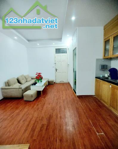 Cho thuê căn hộ CCMN Khương Hạ, 60m2, tầng 4, 3 ngủ, 10 triệu, ô tô đỗ cửa, vào ngay - 1