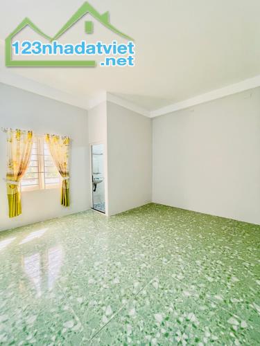 BÁN NHÀ TÔ KÝ, QUẬN 12, 70M2, 3 TẦNG, NGANG 5M, HẺM XE HƠI, CHỈ 4 TỶ 600 - 4