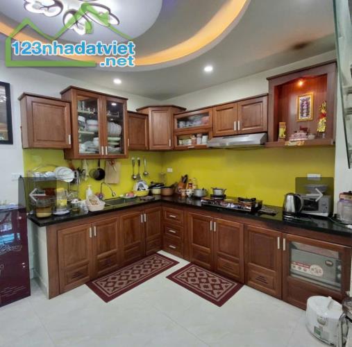 NHÀ ĐẸP 3 TẦNG - Ở NGAY - LÊ CƠ, HẢI CHÂU, ĐÀ NẴNG 🔥
👉 diện tích S: 78m² – Pháp lý cụ