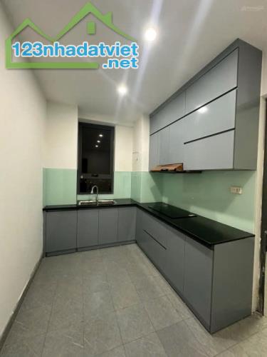 Bán nhà khu 3 Thị trấn Trạm Trôi 45 m2, 5 tầng giá 4.15 tỷ, trung tâm của Hoài Đức.