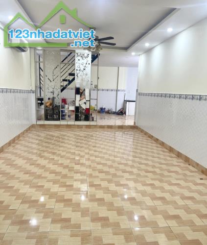 Bán nhà đẹp 76m2 Gò Vấp hẻm 4m thông 3pn chỉ nhỉnh 4 tỷ