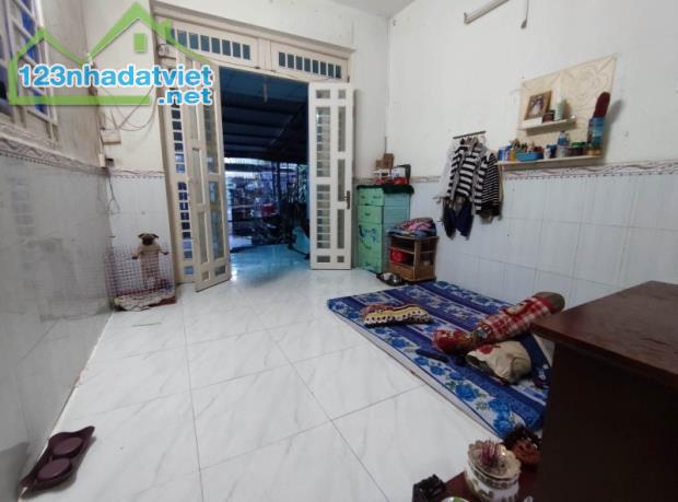 Bán gấp nhà HXH Tân Xuân 1,Hóc Môn DT 190m2 .Giá chỉ 6.7 tỷ (TL) - 3