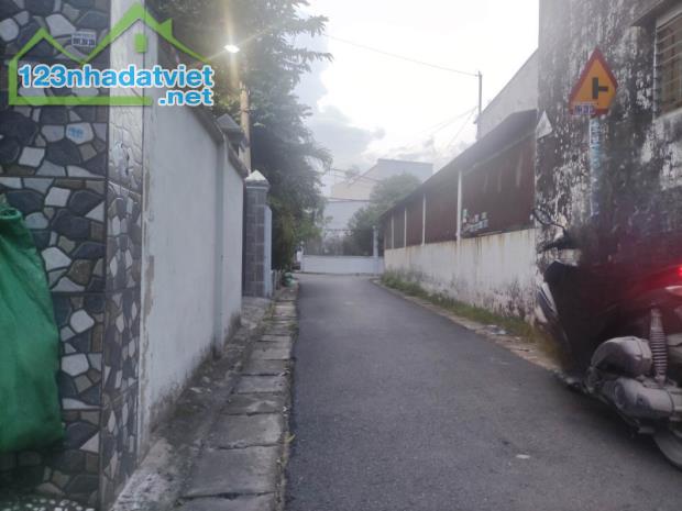 Bán gấp nhà HXH Tân Xuân 1,Hóc Môn DT 190m2 .Giá chỉ 6.7 tỷ (TL)