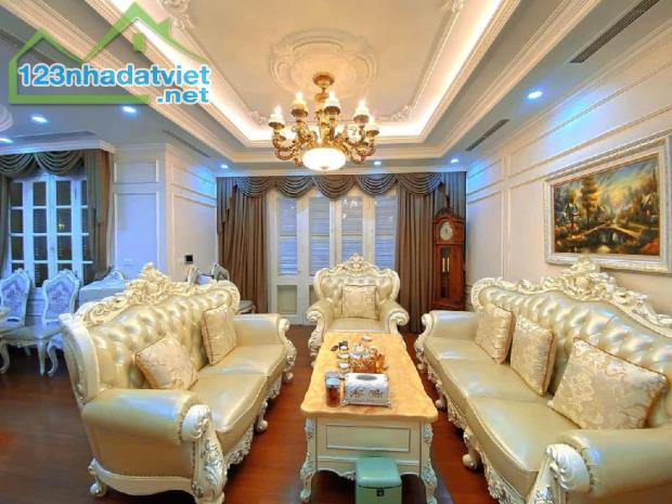 Biệt thự VIP thang máy dát vàng TT Cầu Giấy Hà Nội 45 tỷ. Đầy đủ các phòng công năng, bàn - 2