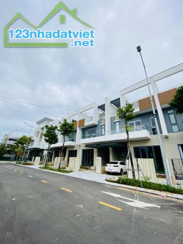 Nhà 3 tầng BGI khổ 100m2 ngang 7m ngay trung tâm thành phố Huế