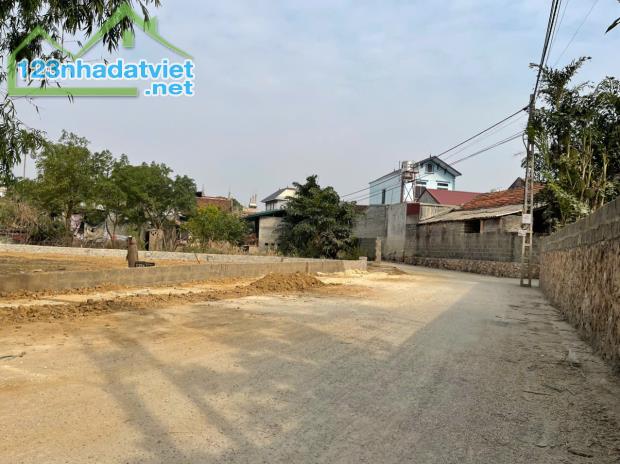 GẤP GẤP cần bán 286m2. - giáp trục chính THÔN NAM HÀI - XÃ NAM PHƯƠNG TIẾN - 2