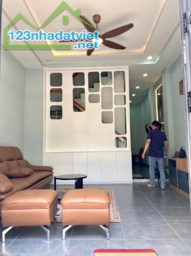 Nhà mới xây Hẻm xe hơi, PHẠM VĂN CHIÊU, giá chỉ 5 tỷ hơn , 4 TẦNG, 55m2, gần Chợ Thạch Đà