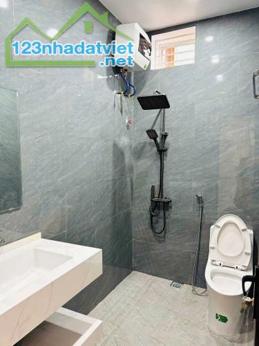 🇻🇳 HIẾM NHÀ THẠCH BÀN - 40 M2 - NHỈNH 5 TỶ❤️- MẶT TIỀN 4.1 M - CĂN GÓC 3 THOÁNG SÁNG - D